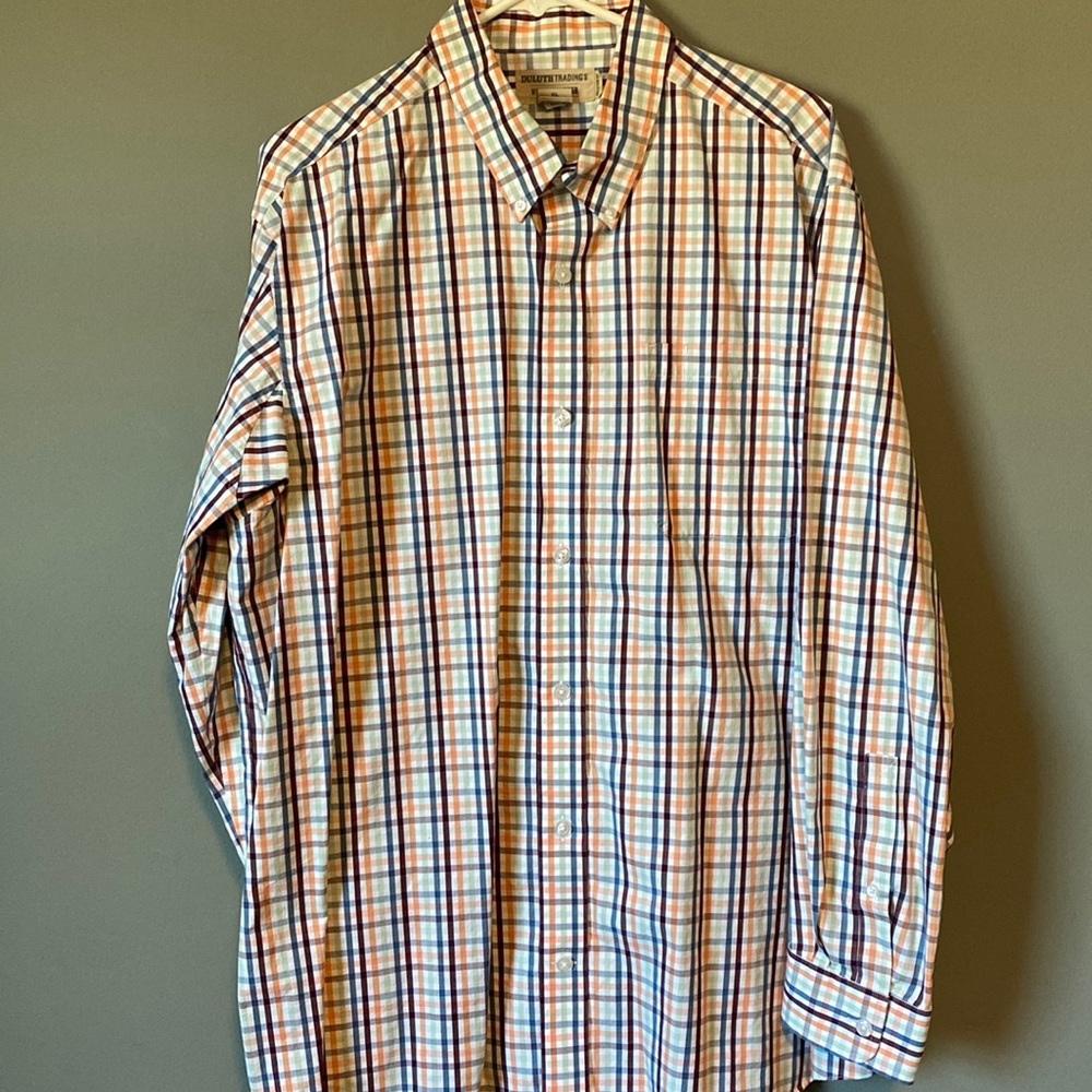 Duluth Trading Co men’s long sleeve button down wrinklefighter dress shirt